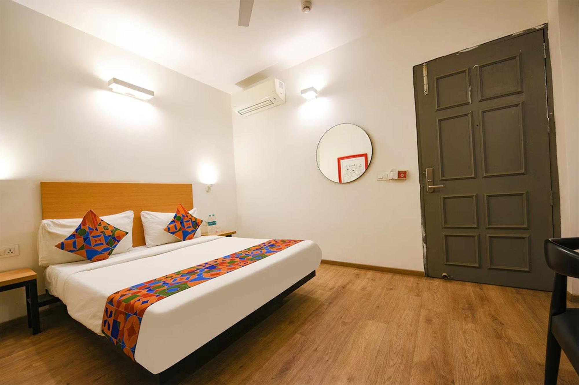 Hotel Crown Inn Faridabad Exterior photo