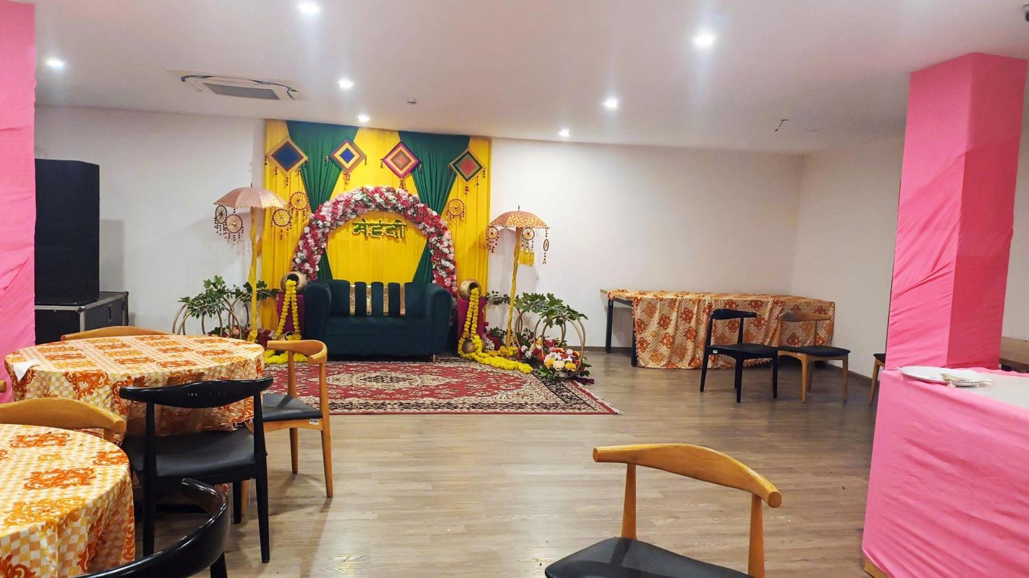 Hotel Crown Inn Faridabad Exterior photo